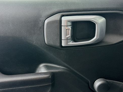 Used 2020 Jeep Wrangler Sport image 15