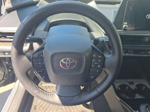 Used 2023 Toyota Prius XLE FWD image 8
