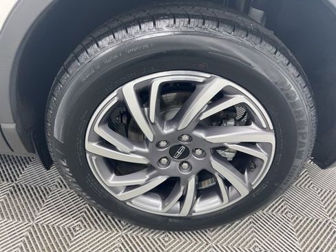 Certified 2023 Lincoln Corsair AWD w/ Equipment Group 101A image 10