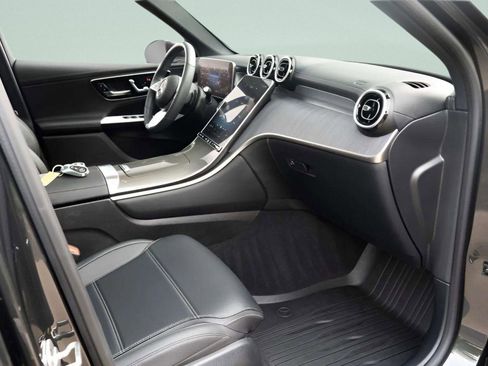 Used 2024 Mercedes-Benz GLC 300 4MATIC image 45