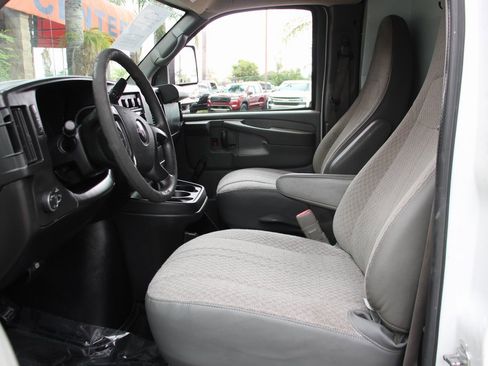 Used 2012 GMC Savana 3500 image 18