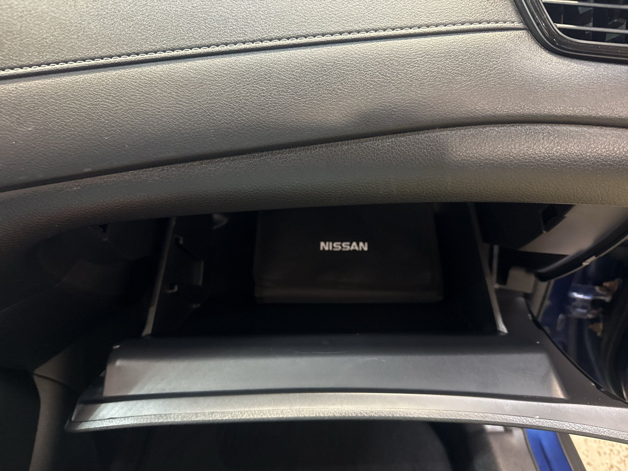 Used 2017 Nissan Rogue SV AWD/4WD image 18