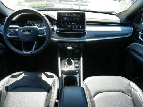 Used 2025 Jeep Compass Limited AWD/4WD image 10