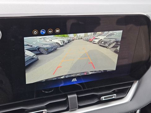 Used 2026 Chevrolet Equinox LT AWD/4WD image 26