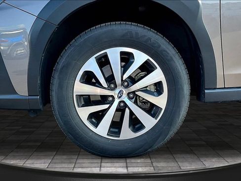 Used 2024 Subaru Outback Premium AWD/4WD image 27