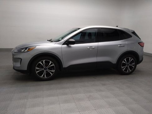 Used 2021 Ford Escape SE w/ SE Sport Appearance Package image 2