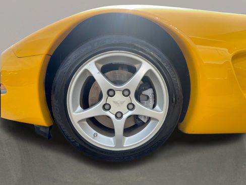 Used 2000 Chevrolet Corvette Coupe w/ Memory Pkg RWD image 17