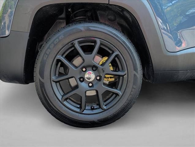 Used 2020 Jeep Renegade Latitude FWD image 28