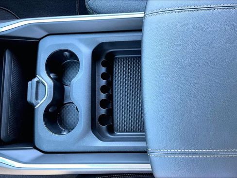 New 2026 RAM 2500 Big Horn AWD/4WD image 8
