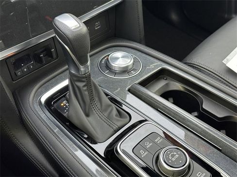 Certified 2023 Nissan Armada SL w/ Midnight Edition Package image 32