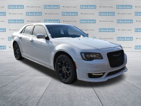 Used 2022 Chrysler 300 Touring L image 3