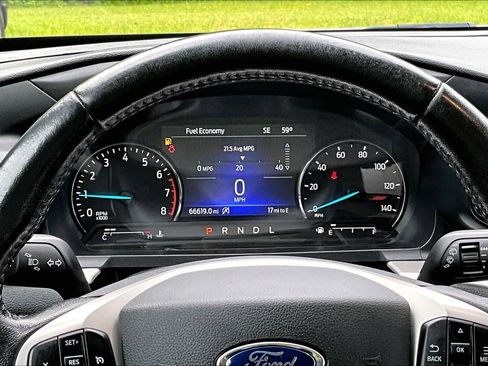Used 2021 Ford Explorer XLT AWD/4WD image 20
