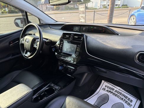 Used 2022 Toyota Prius AWD image 19
