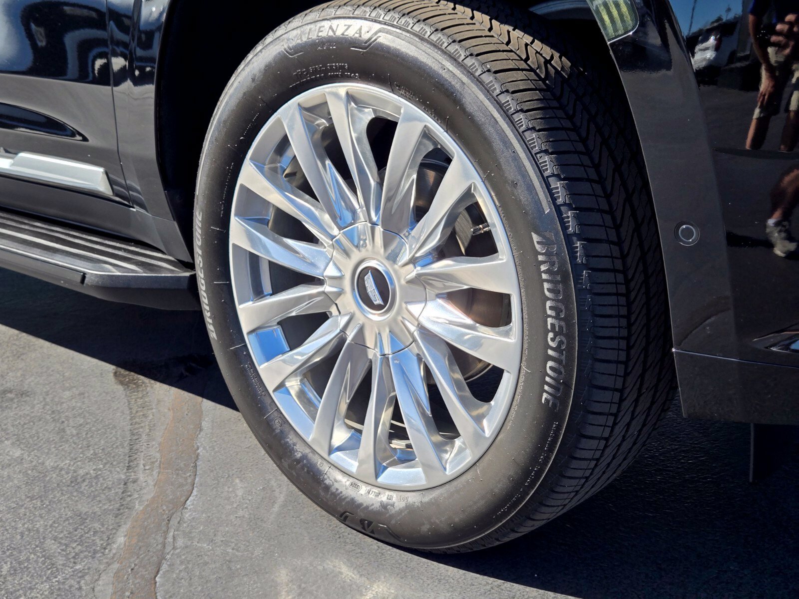 Used 2024 Cadillac Escalade Premium Luxury AWD/4WD image 22