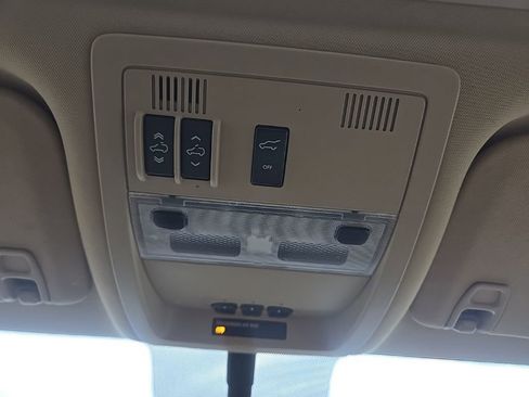 Used 2013 Chevrolet Tahoe LTZ image 26