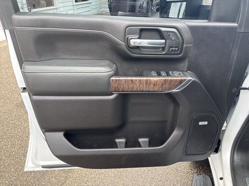 Used 2023 GMC Sierra 3500 Denali w/ Denali Ultimate Package image 17