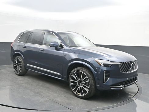 New 2026 Volvo XC90 B6 Plus w/ Protection Package Premier AWD/4WD image 9
