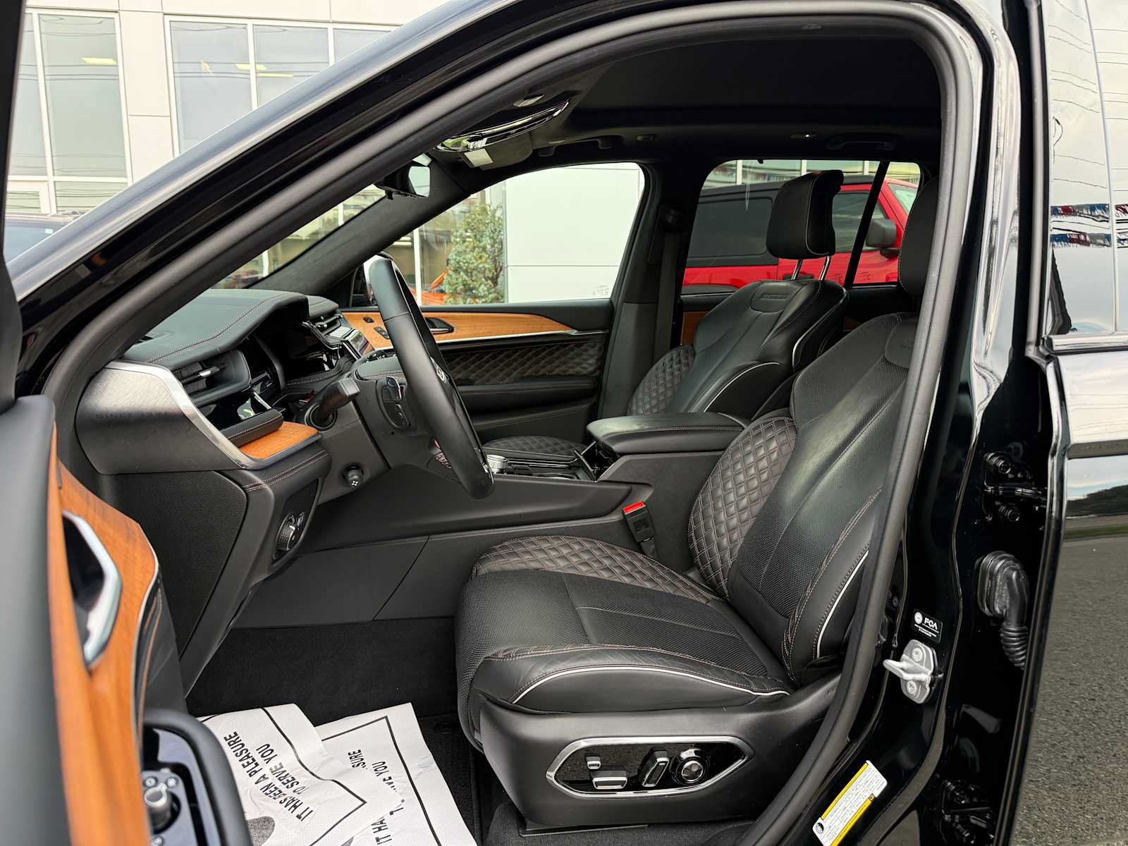 Certified 2023 Jeep Grand Cherokee Summit AWD/4WD image 10