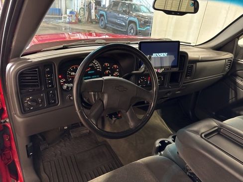 Used 2005 Chevrolet Silverado 2500 LS w/ Heavy-Duty Power Package image 19