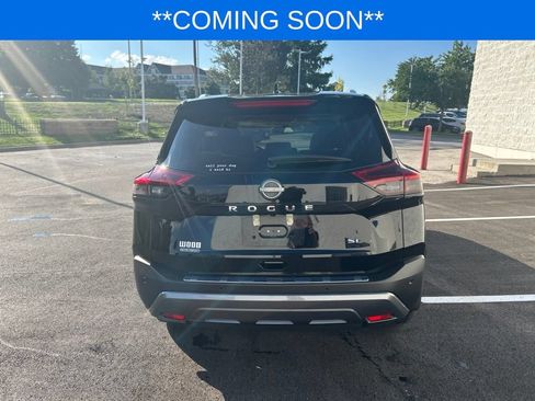 Used 2023 Nissan Rogue SL w/ SL Premium Package FWD image 6