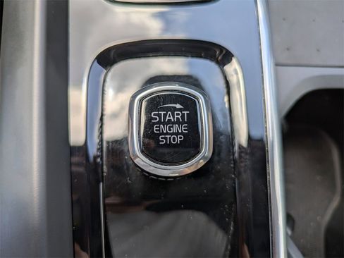 Certified 2022 Volvo XC60 B6 Inscription w/ Advanced Package image 29