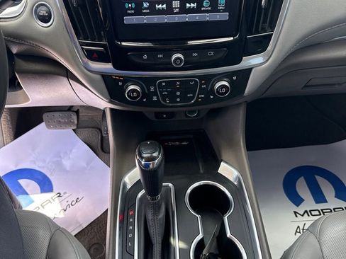 Used 2019 Chevrolet Traverse Premier FWD image 16