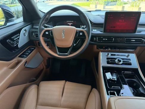 Used 2024 Lincoln Aviator Black Label w/ Class IV Trailer Tow Package AWD/4WD image 27