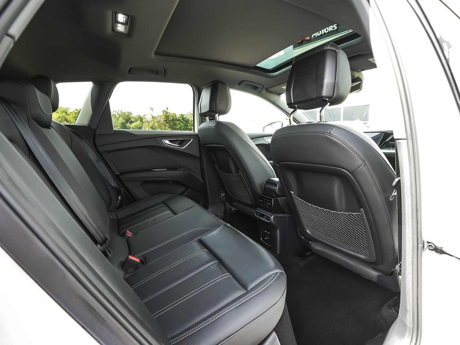 Used 2025 Audi Q4 e-tron Premium w/ Convenience Package AWD/4WD image 37