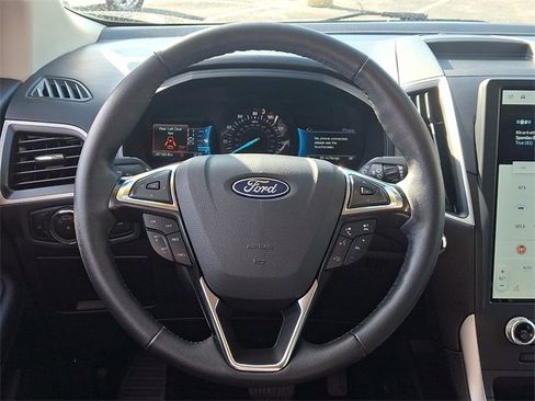 Used 2024 Ford Edge SEL image 19