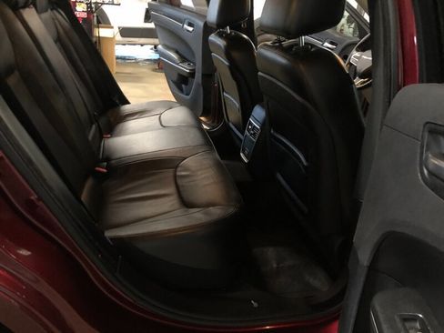 Used 2017 Chrysler 300 Limited image 19