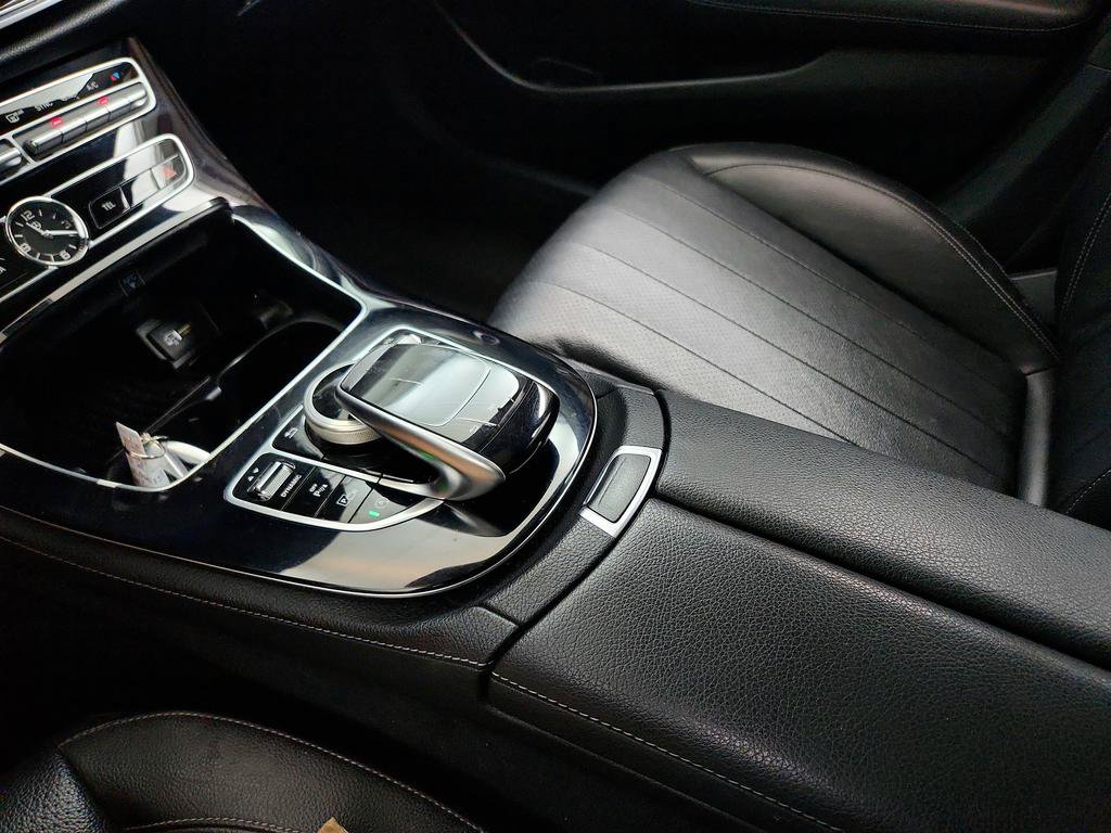 Used 2018 Mercedes-Benz E 400 4MATIC Wagon image 19