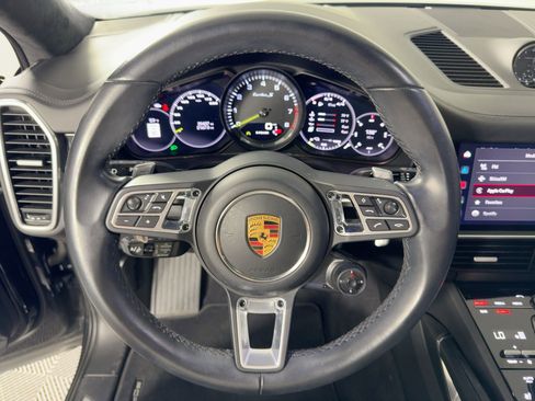 Certified 2022 Porsche Cayenne Turbo S image 18