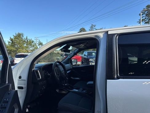 Used 2023 Nissan Frontier SV w/ SV Convenience Package image 17