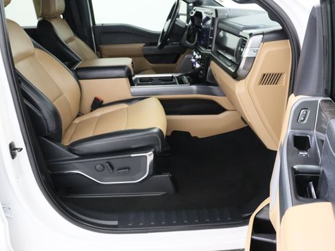 Used 2024 Ford F250 Lariat w/ Chrome Package image 41