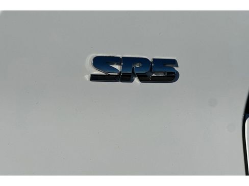 Used 2018 Toyota 4Runner SR5 Premium image 32