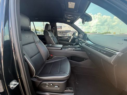 Used 2024 Cadillac Escalade Sport AWD/4WD image 24