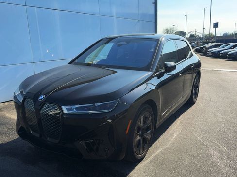 Used 2023 BMW iX xDrive50 w/ Sport Package image 3