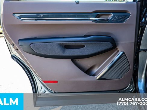 Used 2024 Kia EV9 Land image 58