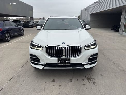 Used 2022 BMW X5 sDrive40i w/ Premium Package image 2