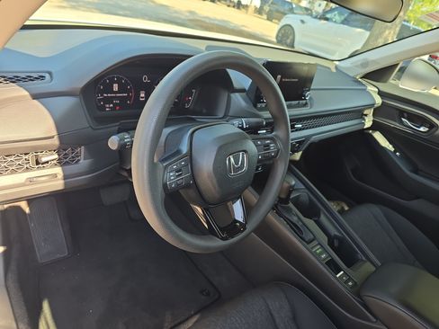 Used 2025 Honda Accord SE image 15