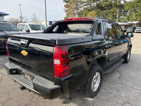 Used 2013 Chevrolet Avalanche LS image 5