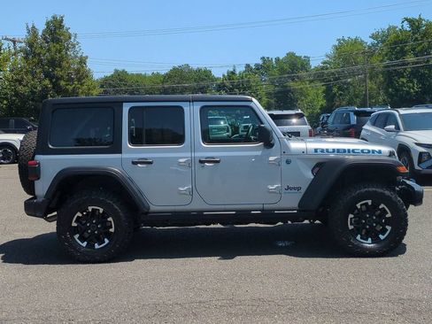 Used 2024 Jeep Wrangler Unlimited Rubicon 4xe w/ Convenience Group AWD/4WD image 2