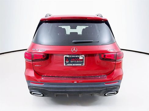 Used 2022 Mercedes-Benz GLB 250 4MATIC image 31