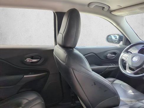 Used 2020 Jeep Cherokee Limited image 19