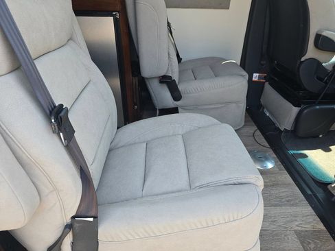 Used 2021 Mercedes-Benz Sprinter 3500 image 14