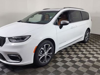 New 2026 Chrysler Pacifica Pinnacle