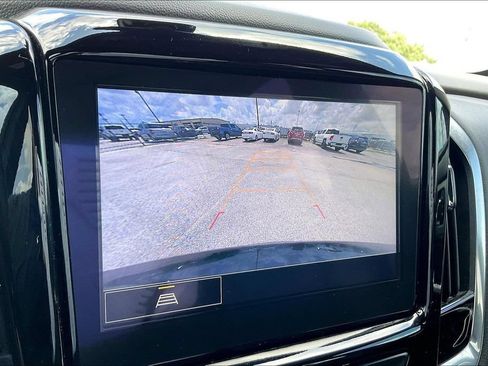 Used 2023 Chevrolet Traverse LT FWD image 13