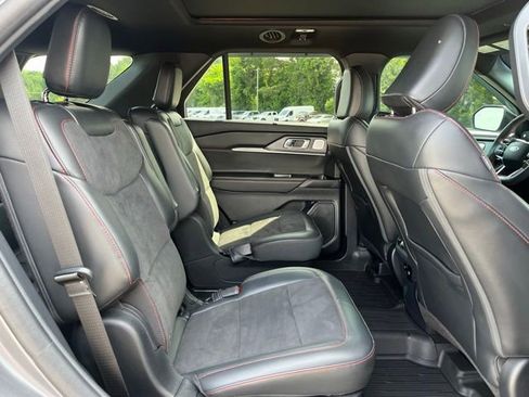 Used 2025 Ford Explorer ST AWD/4WD image 10