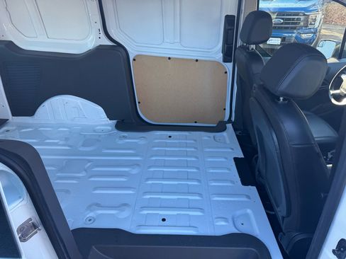 Used 2022 Ford Transit Connect XL image 25