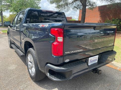 Used 2020 Chevrolet Silverado 1500 Custom w/ Custom Value Package image 3